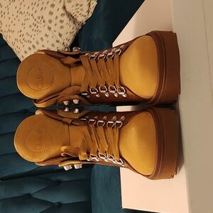 Like new Chloe boots